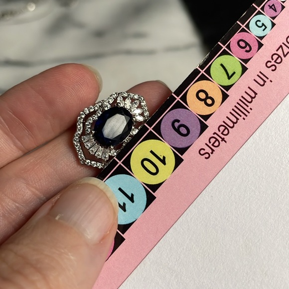 Elegant Sapphire and Silver Ring - Picture 8 of 17